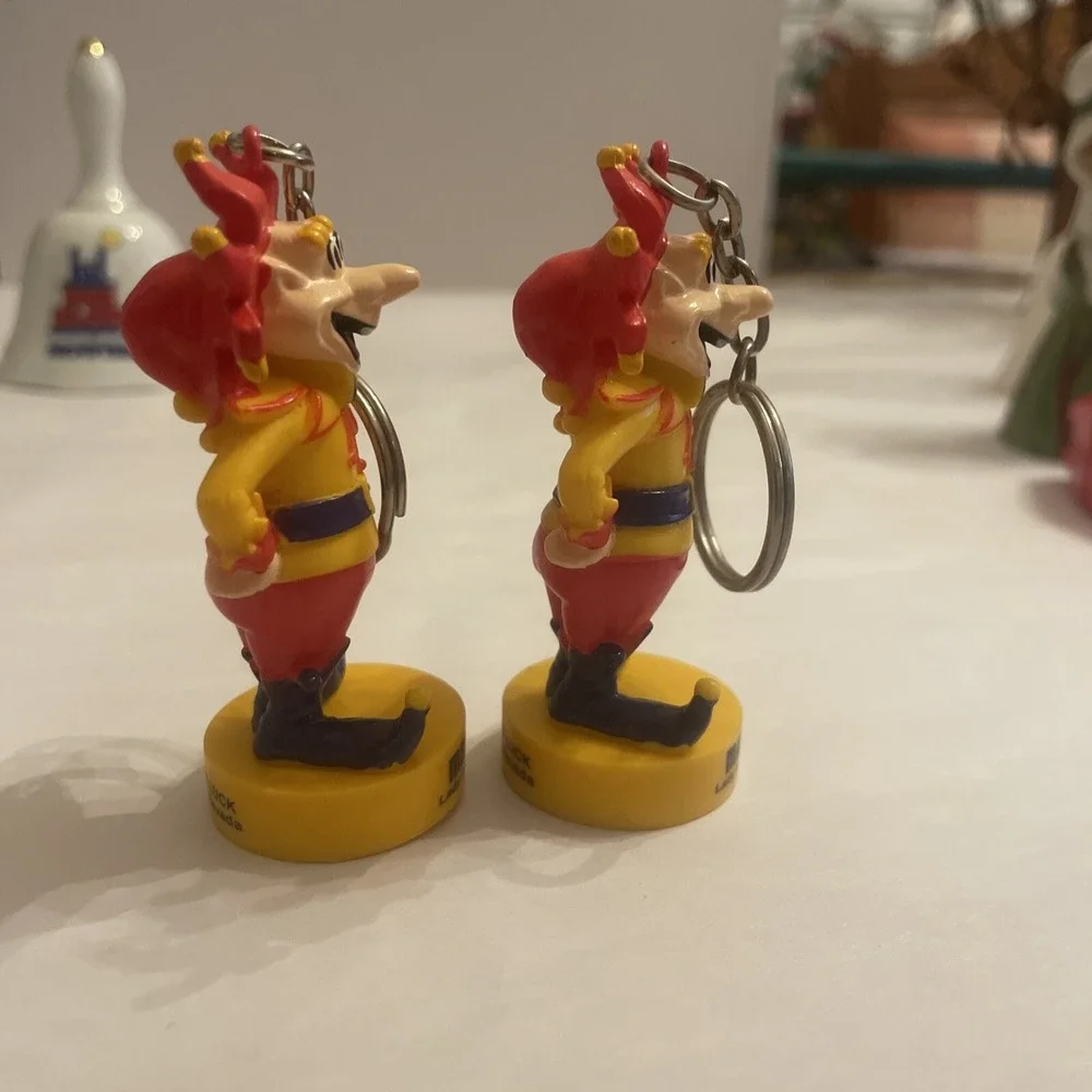 Pair Of Mad‎ Money Lady Luck Keychains Casino Motel Las Vegas Nevada Memorabili